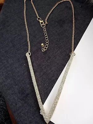 Wbx#: Gorgeous Gold Tone Necklace With V-shaped Pendant Glittery  Sparkling Long • £5