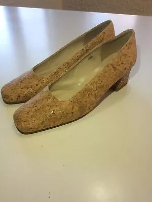 Vintage Women's Jones NY Tan Cork Pump 8.5 Square Toe 2”Heel VGC • $39