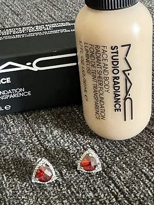 MAC Studio Radiance Face And Body Foundation 50 ML Color N4 • $22.99