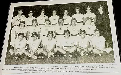 8  X 10  Team Photo Of AAGPBL Kalamazoo Lassies At Start Of Playoff Game • $20