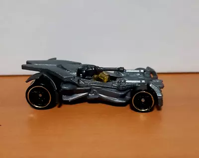 HOT WHEELS Justice League Batmobile BATMAN 5/5 (Grey) • $7.95