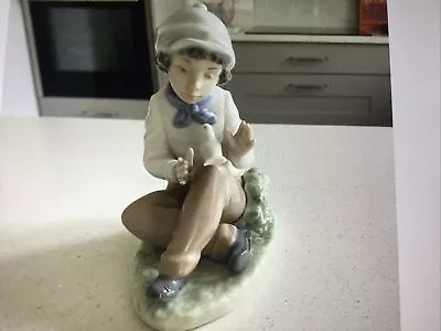 Lladro Nao Boy With Cap Seated & Dove Porcelain Figurine (1990) • £15