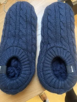 Knitted Slippers BENCH Size 5/7 • £3.99