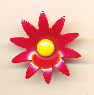 Large Red Bakelite Realistic Daisy Button With Butterscotch Center • $21.99