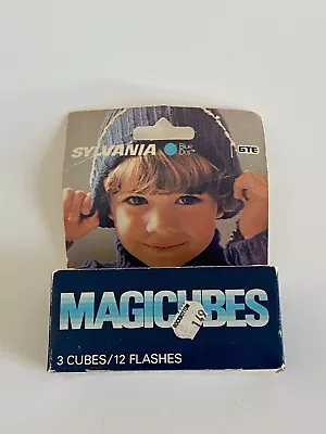 One Pack Of Sylvania Magic Cubes Blue Dot MAGICUBES Pack Of 3 VINTAGE 12 Flashes • $10
