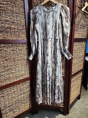 Witchery Stylish Wear Tiered Maxi Dress Size 8 Women's • $27.99