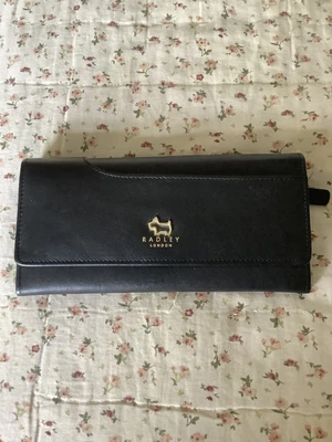 £15 • Buy Black Leather Radley Purse