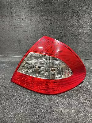 2007 Mercedes E-Class W211 E350 Right Taillight Lamp Assembly OEM A2118202664 • $85