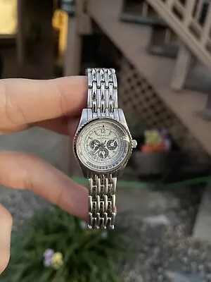 Vellaccio Womens Watch Silver New Battery • $22.50