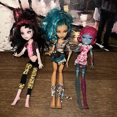 Monster High Nefera De Nile 2011 Original Outfit Doll + 2 Other Dolls • $65