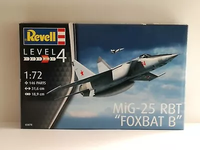 MiG-25 RBT  FOXBAT B  - 1:72 (Revell Item: 03878) • $31.88