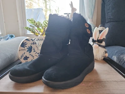 $30 • Buy Skechers Tone Ups Boots Shape Ups Womens Size 10 Black Suede Leather 38710