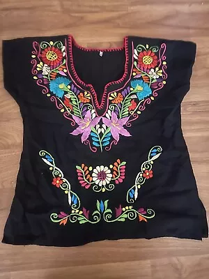 Mexican Embroidered Blouse • $9.99