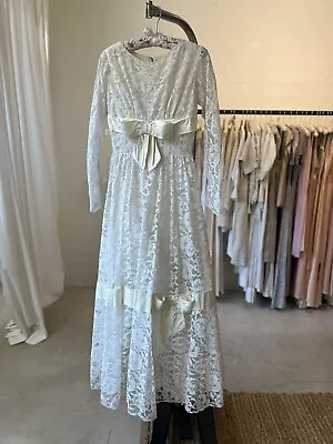 Vintage 1950s Ivory Lace Satin Wedding Gown  • $48