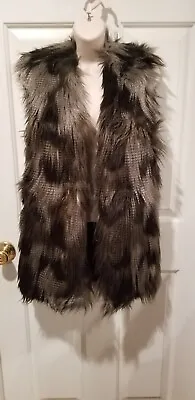 H&M Faux Fur Multi Color Womens Vest Size XS Nwot. • $10.99