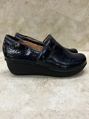 Nurture By Lamaze Embossed Dark Blue Floral Leather Slip On Clog Size 7.5 • £46.25