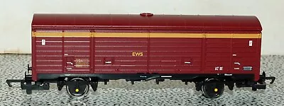 Hornby R6042C OO 45t VDA Closed Van 200731 EWS Red+yellow (185) • £19.50