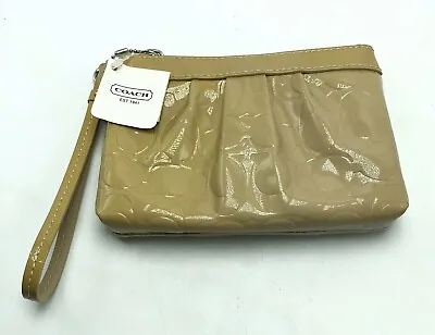 $47.24 • Buy NWT Coach Womens Brown Putty Leather Wristlet Zippered MSRP $69.99