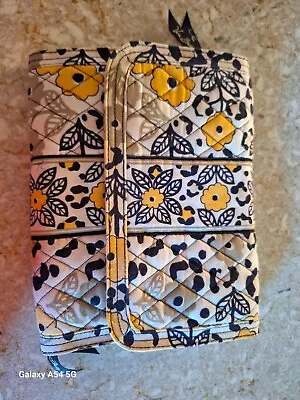 Vera Bradley  Go Wild  Cosmetic Bag Tri-fold 11 Compartments CLEAN • $11.50