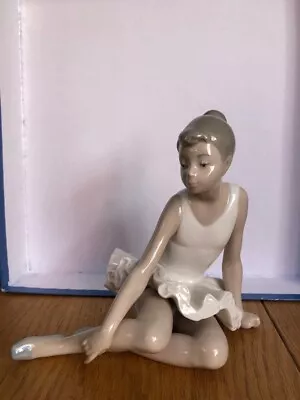 Nao Lladro Seated Ballerina Figurine Approx. 16cm X 15 X 12 • £25