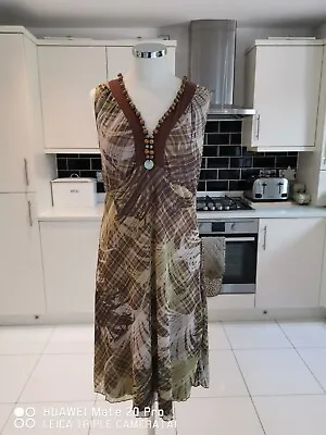 Mexx Dress Size Large Leafy Green Pattern V Neck Lined Sleeveless • £5.99