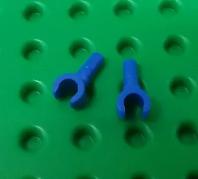 *NEW* Lego Blue Hands Classic Space For Minifigs Figures Figs - 2 Pieces  • $3.80