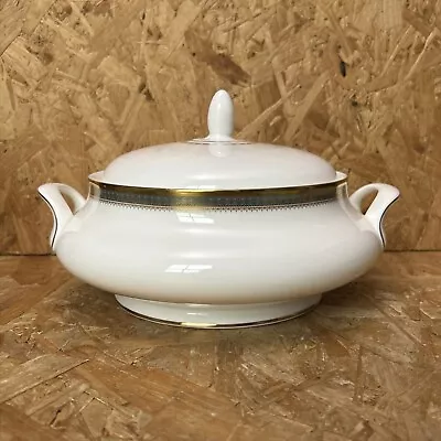Royal Doulton Clarendon Bone China Covered Vegetable Serving Dish Bowl Tureen • £18.99