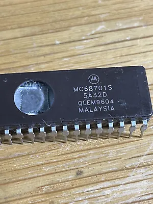 TWO (2) Motorola MC68701S 5A32D Micro-controller With UV Erasable EPROM • $18.95