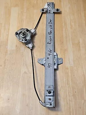 91-98 Geo Tracker Sidekick Passenger Rear Right Manual Window Regulator 4 Door • $29.95