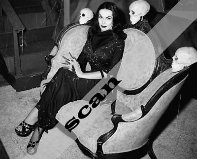 Maila Nurmi As Vampira 8X10 PHOTO #2510 • $12.95