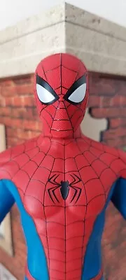 Hot Toys Marvel Classic Suit Spider-Man 1/6 Collectible Figure • $265