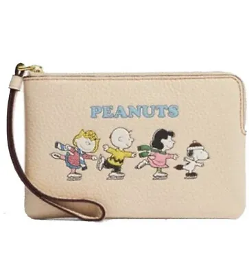 Coach X Peanuts Friends Corner Zip Cf213 Nwt • $46.75