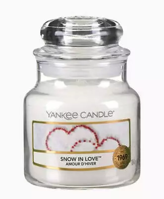 Yankee Candle Snow In Love • £8.95