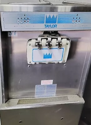 Taylor 754-33 Soft Serve Ice Cream Machine • $1000