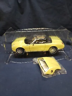 Maisto Special Edition Yellow Ford Thunderbird Dealer Show Car 1:18 NIB • $39.99