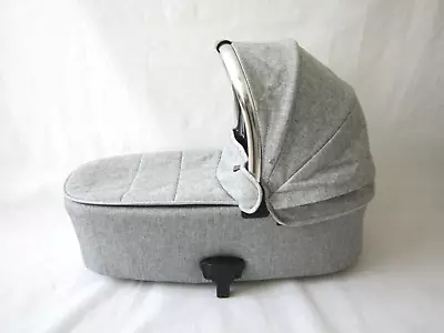 Mamas & Papas Carrycot Flip XT3 / Ocarro Grey • £34.99