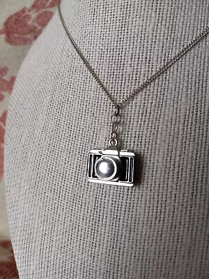 Early 2000s Millennial Retro Vintage Photo Camera Metal Pendant Fashion Necklace • $15.50