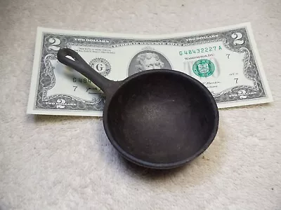 Antique Cast Iron Miniature Three Leg Cooking Pot Marked G3 • $19.50