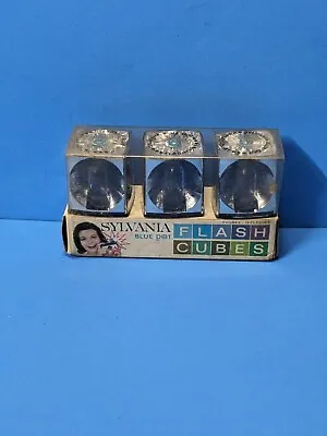 $11.95 • Buy Vintage Blue Coat Blue Dot Flash Cubes GE Sylvania Camera Photography