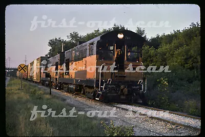 F Original Slide - Milwaukee Road MILW 781 FM Action On Frt 1984 • $7.89