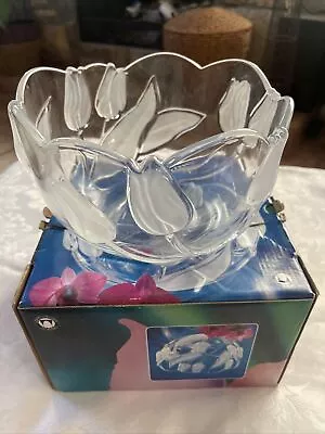 Mikasa Serving Bowl TULIPS WHITE FROSTED CRYSTAL Lg 8.25  Nadine NEW IN BOX  TAG • $21.95