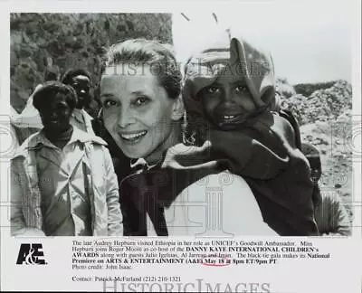 Press Photo Actress Audrey Hepburn Visiting Ethiopia For UNICEF - Hpp37246 • $19.99