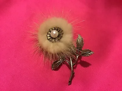 Vintage ‘Mink’ Flower - Stylish Gold Tone Costume Brooch - Set With A Pearl • £6.99