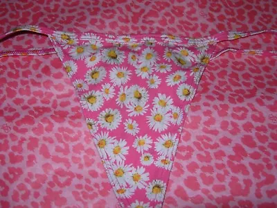 $10.99 • Buy Victoria's Secret Sexy V-String Thong Strappy Pantie White Daises On Pink NWT