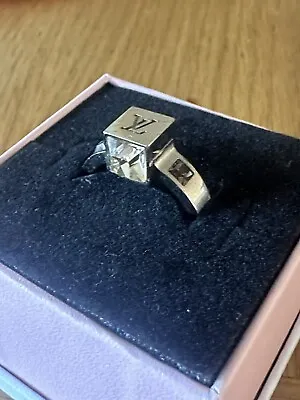 Lous Vuitton Ring • £100