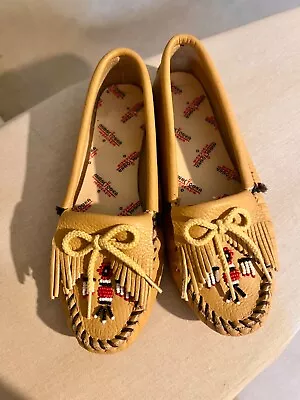 Size 7 Women’s-minnetonka Moccasins-beaded Brown/tan-native American-worn Twice! • $12.99