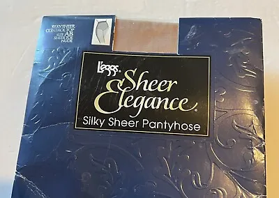$8.93 • Buy NEW Leggs Sheer Elegance Silky Sheer Pantyhose AB Nude Control Top Sheer Toe