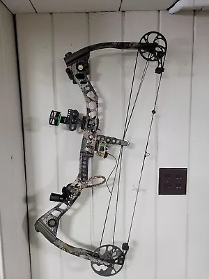 Mathews Switchback XT - RH 60LB  • $350