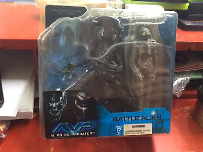 McFarlane AVP Alien Vs Predator Battle Alien Figure New In Package • $39.75