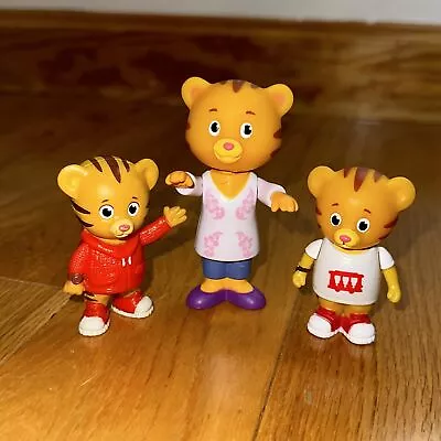 Daniel Tiger And Mom Mini Figure Toys: 2 Boys  • $12